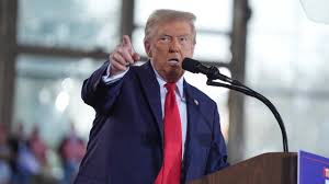 ಮಾಡೋದು ಅನಾಚಾರ, ಮನೆ ಮುಂದೆ…