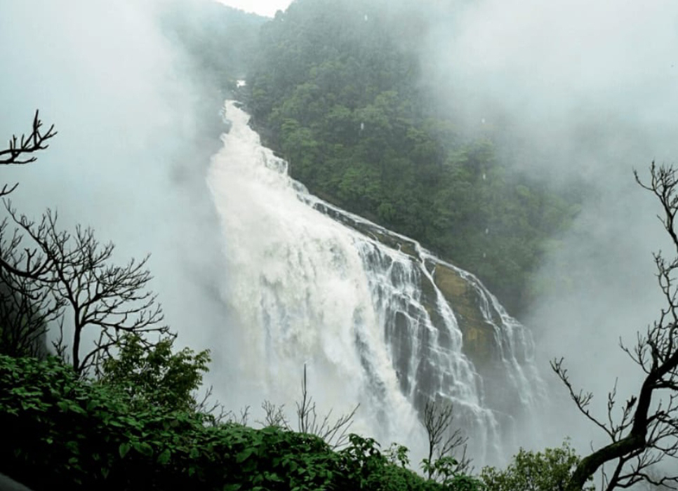 ರೋಮಾಂಚನ ನೀಡುವ ಉಂಚಳ್ಳಿ ಜಲಪಾತ