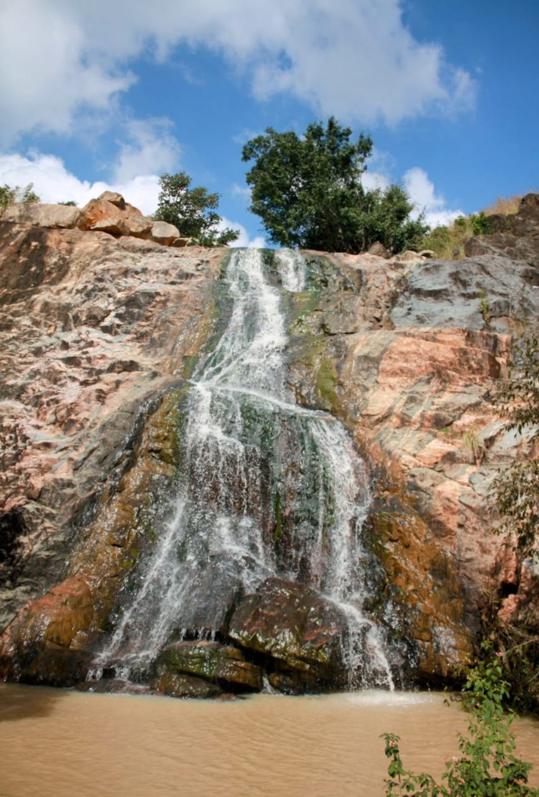 ಬರಡು ಜಿಲ್ಲೆಯ ಮಡಿಲಲ್ಲಿ ಜರಮಡಗು ಜಲಪಾತ