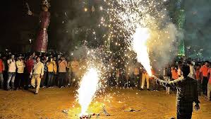 ದೀಪ, ಪಟಾಕಿ ಮತ್ತು ಕತ್ತಲು