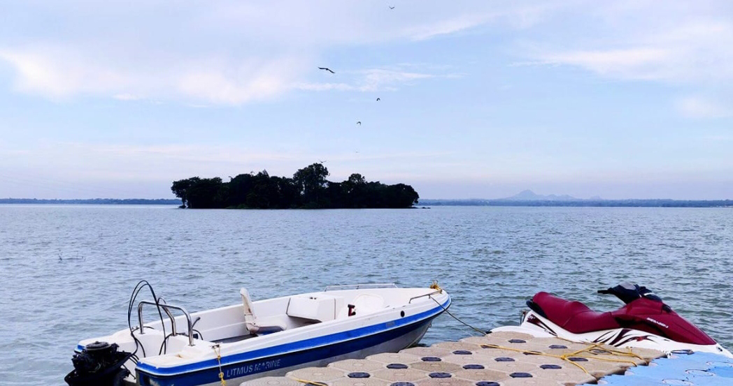 ‘ಬ್ಲೂ ಲಗೂನ್’ ಎನ್ನುವ ಅರಮನೆ ಕಟ್ಟೆ