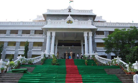 ಕಲಬುರಗಿ ನಗರ  - ರಾಜ್ಯದ ಆಡಳಿತ ಕೇಂದ್ರಗಳಲ್ಲೊಂದು 