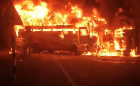 ಚಲಿಸುವ ಬಸ್‌ಗಳು ಧಗಧಗ: ಇನ್ನೂ ಎಷ್ಟು ಬಲಿಗಳು ಬೇಕು?