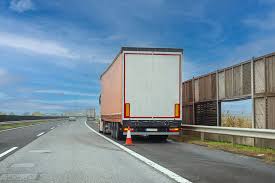 ಹೆದ್ದಾರಿಗಳು ಸಾವಿನ ದಾರಿಯಾಗದಿರಲಿ