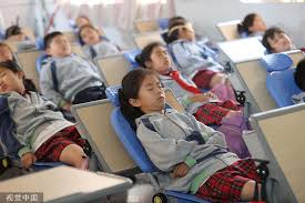 ಪ್ರಾಥಮಿಕ ಶಾಲೆಗಳಲ್ಲಿ ನಿದ್ರೆ ಕಡ್ಡಾಯ !